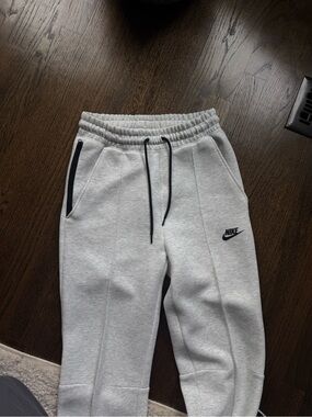 Nike Tech XS Light Gray Joggers w